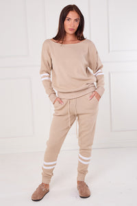 women’s knitted co-ord set UK, beige loungewear two piece, knitted joggers and jumper set, cosy knitted lounge set, casual women’s knitwear outfit, matching knitted set UK